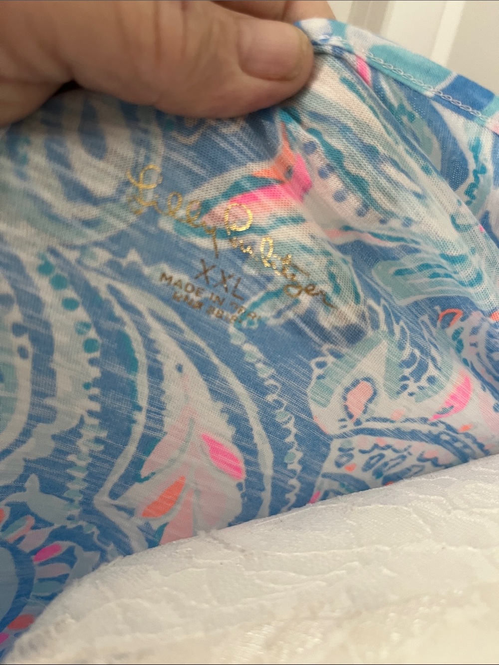 Lilly Pulitzer Zanzibar Blue Fish Kiss Paisley V-Neck Sleeveless Gigi Tank NWOT - Picture 2 of 6